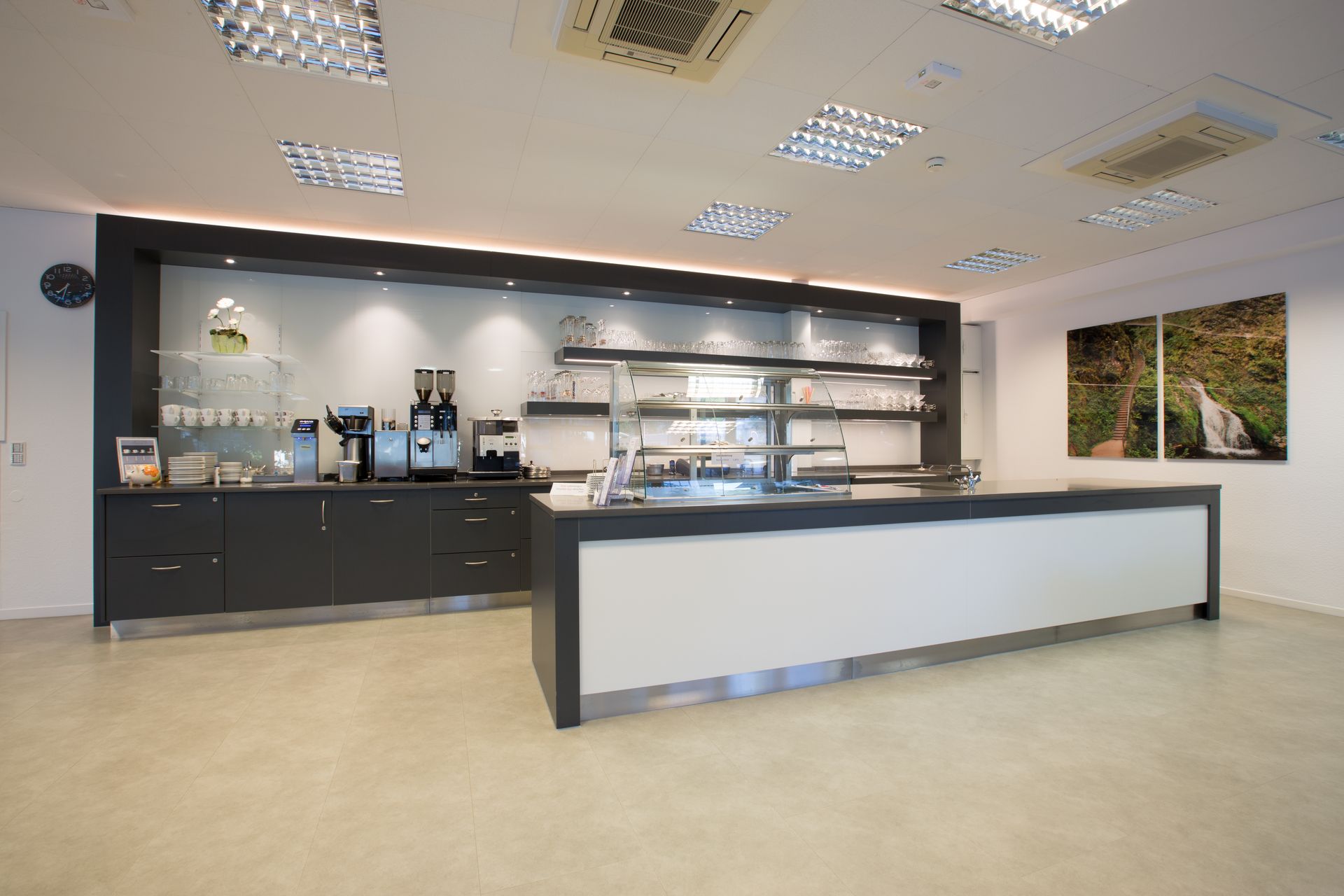 Vielfältige Ladeneinrichtungen - handgefertigt von Brosemer in Zell a.H.